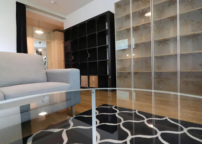 Convenient For 2 아파트